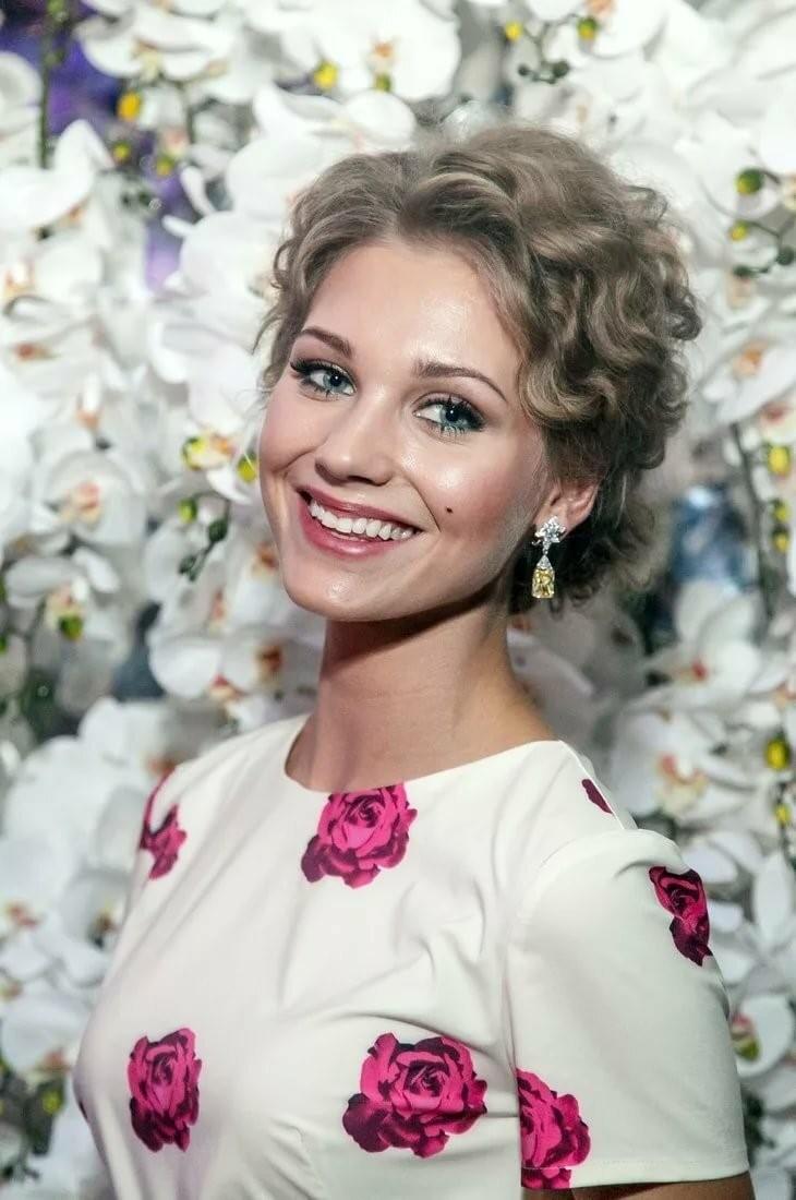Сколько зарабатывает звезда «Интернов» и «Текста» актриса Кристина Асмус